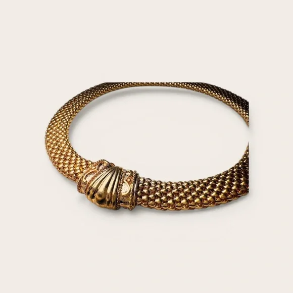 Vintage Gold tone Mesh Necklace, Woven Chain Collar Mogul Magnetic Closure - Picture 3 of 5